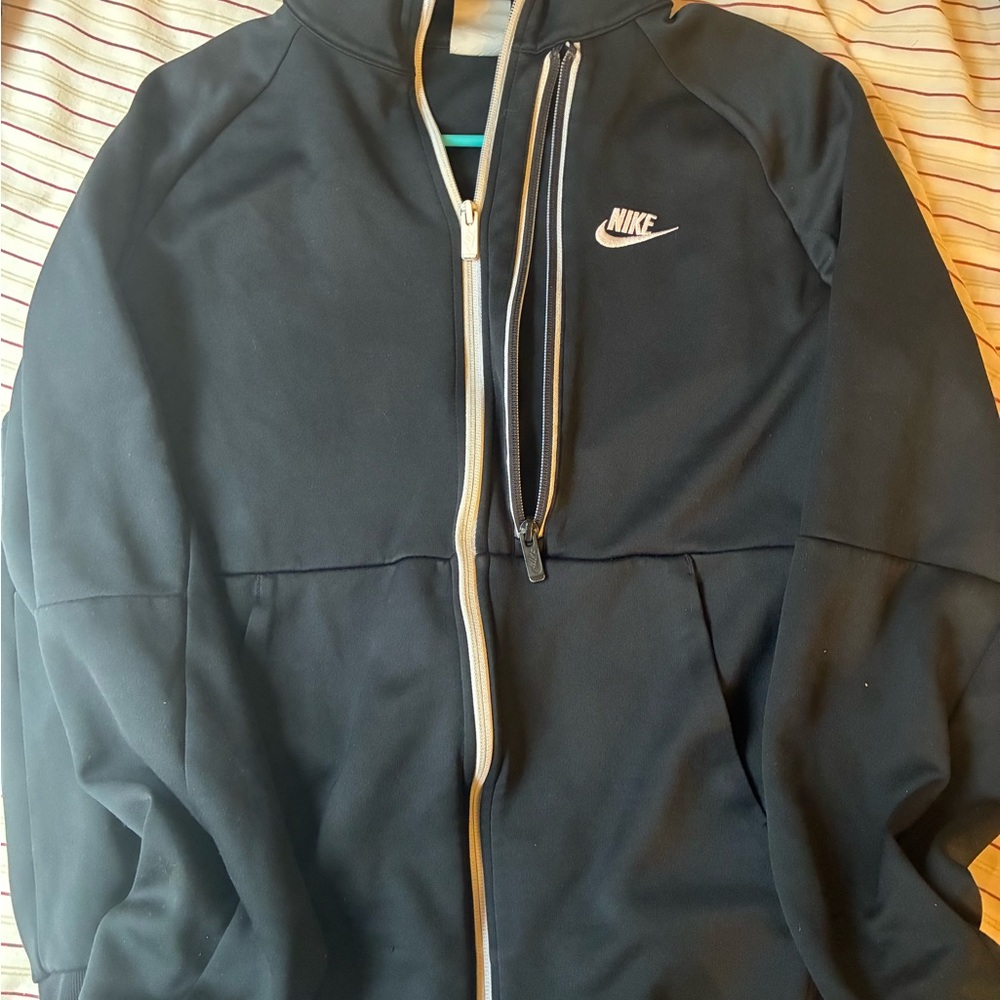 Nike Men's Black Windbreaker Jacket